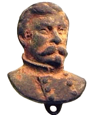 Gen. Mac cap pin